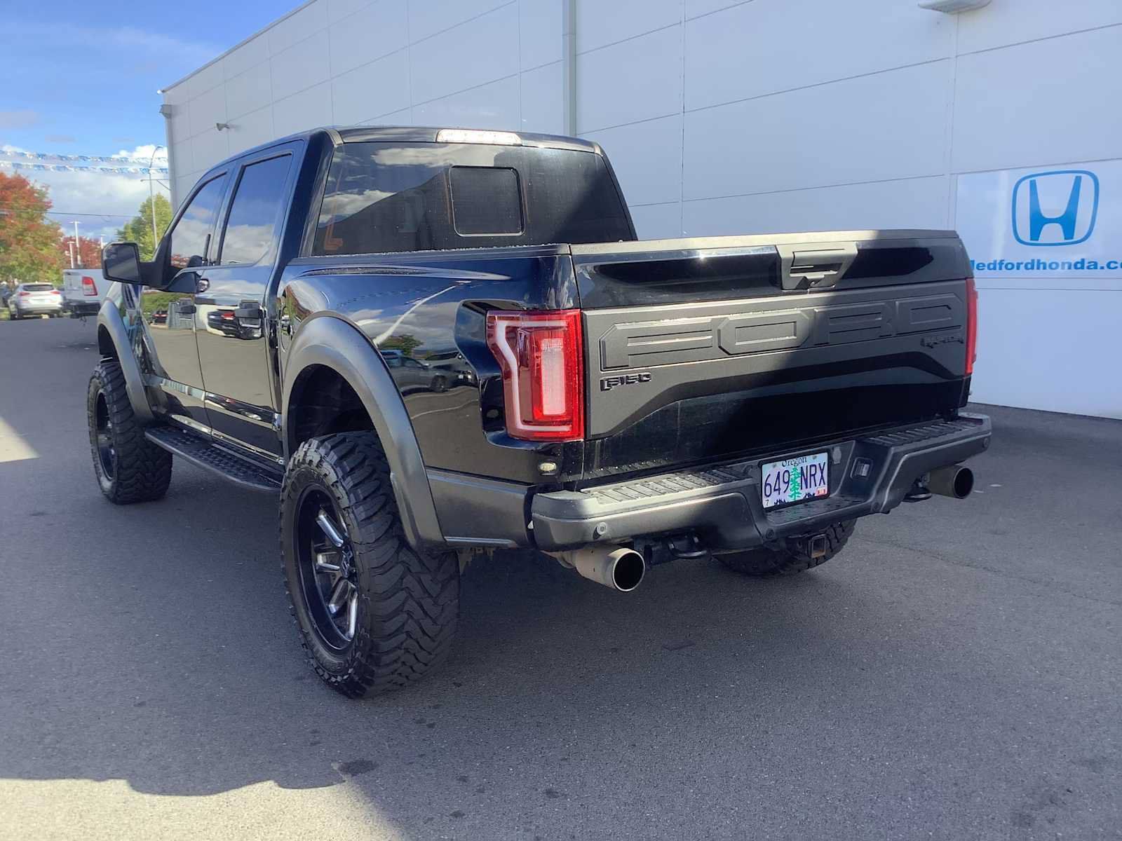 Used 2018 Ford F150 Raptor w/ Equipment Group 801A Mid AWD/4WD image 3