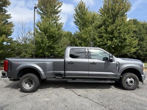 Used 2025 Ford F350 XLT image 2