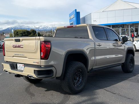 Used 2023 GMC Sierra 1500 AT4 image 5