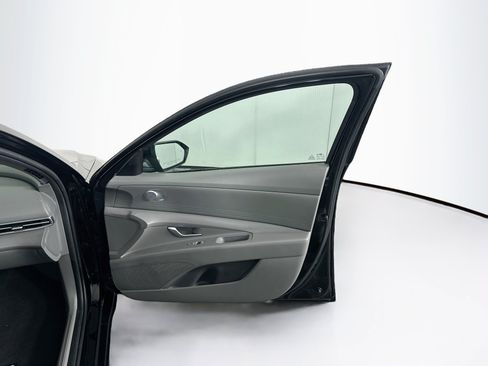 Used 2022 Hyundai Elantra SEL w/ Cargo Package FWD image 31