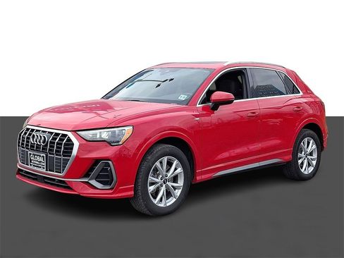 Used 2022 Audi Q3 2.0T Premium w/ Convenience Package image 3