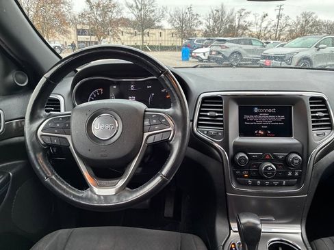 Used 2018 Jeep Grand Cherokee Laredo image 14