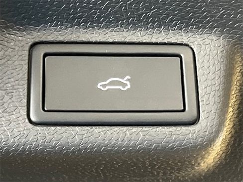 New 2025 Volkswagen ID. Buzz Pro S Plus image 6