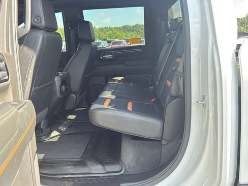 Used 2025 GMC Sierra 2500 AT4 w/ Technology Package AWD/4WD image 38