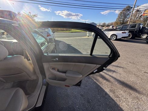 Used 2005 Honda Accord EX-L image 24