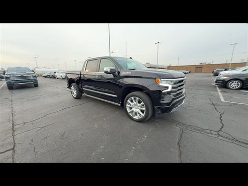Used 2023 Chevrolet Silverado 1500 High Country w/ High Country Premium Package image 2