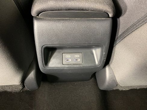 Used 2024 Toyota Corolla LE image 31