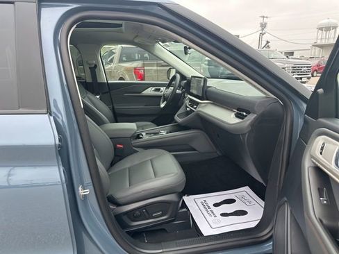 New 2026 Ford Explorer Active AWD/4WD image 8