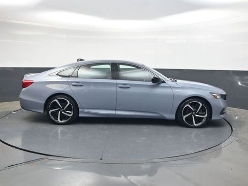 Used 2022 Honda Accord Sport image 3