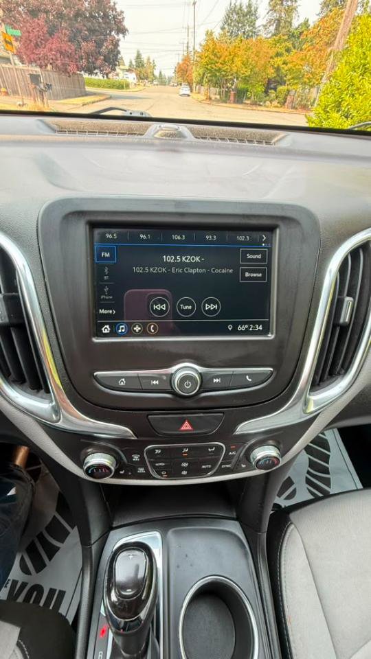 Used 2019 Chevrolet Equinox LT FWD image 18