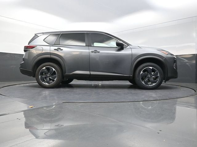 Used 2024 Nissan Rogue SV AWD/4WD image 38