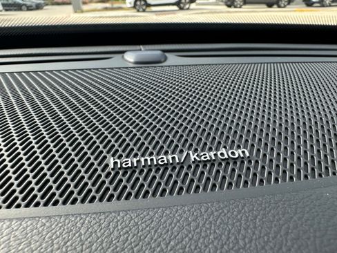 Used 2022 Volvo XC90 T8 R-Design w/ Advanced Package image 20