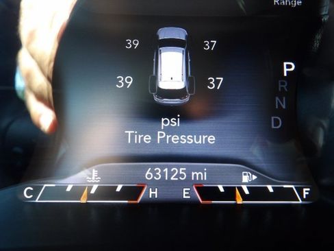 Used 2021 Jeep Cherokee Latitude Lux w/ Comfort/Convenience Group FWD image 17