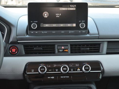 Used 2023 Honda Pilot LX image 12
