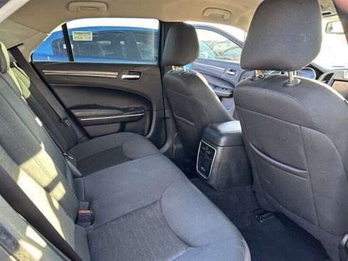 Used 2020 Chrysler 300 Touring image 22