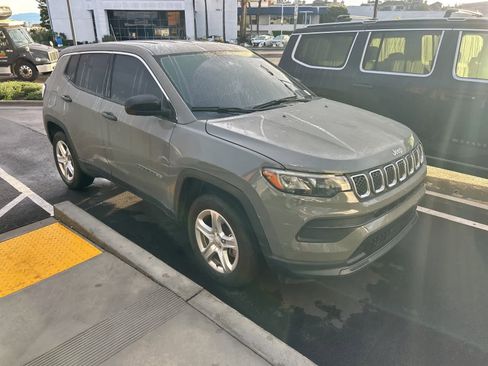 Used 2023 Jeep Compass Sport image 6