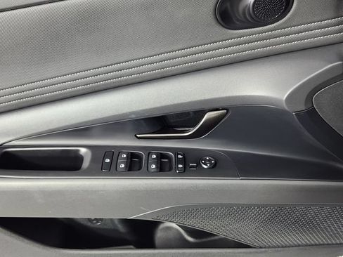 Certified 2025 Hyundai Elantra Sport FWD image 8