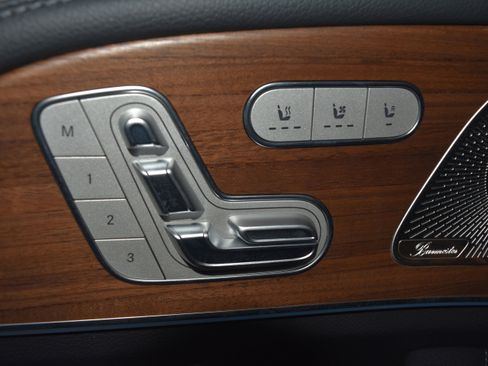 New 2026 Mercedes-Benz GLS 580 4MATIC image 5