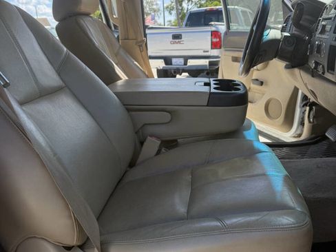 Used 2011 GMC Sierra 2500 SLE w/ SLE Preferred Package AWD/4WD image 14