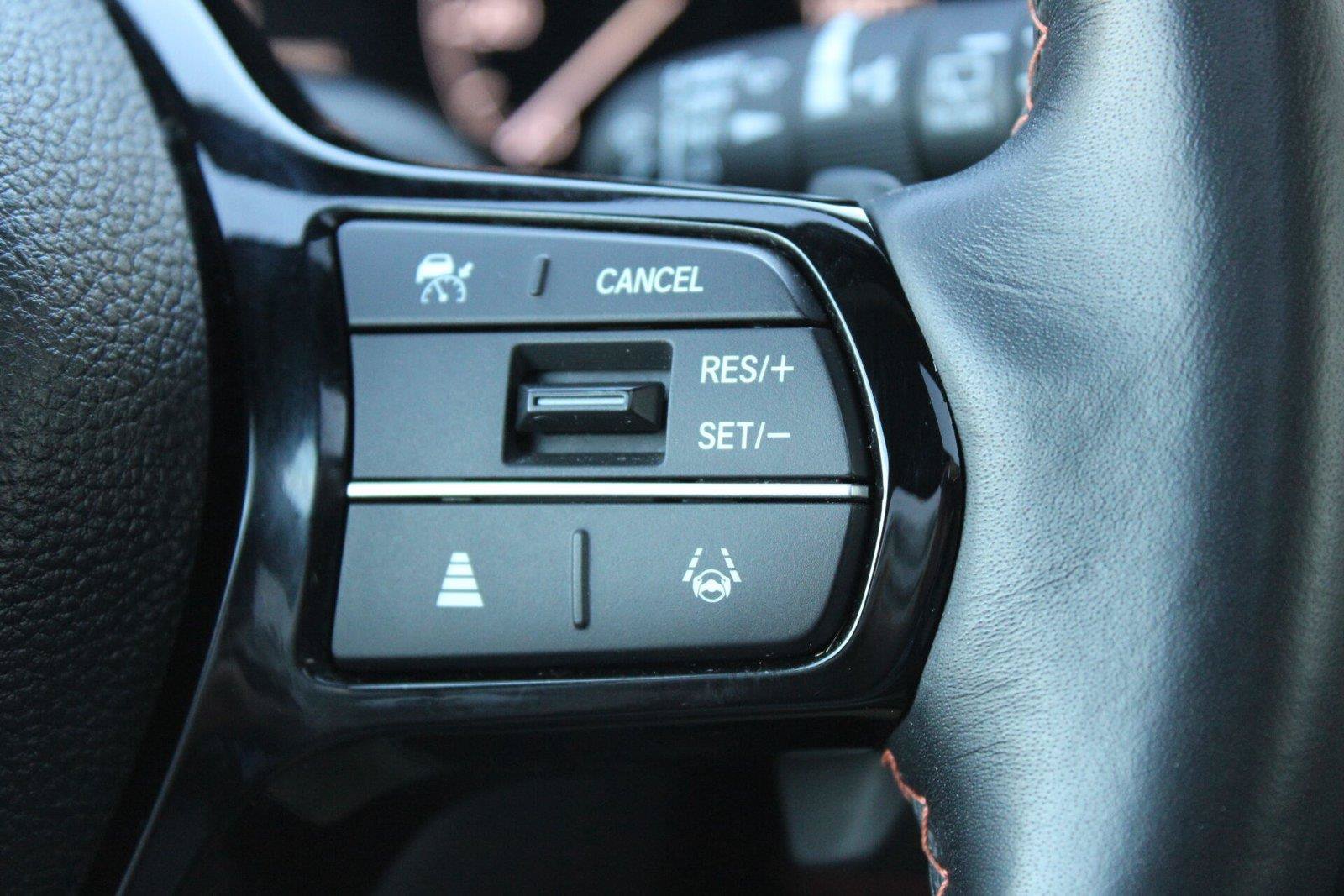 Used 2025 Honda Pilot TrailSport image 37