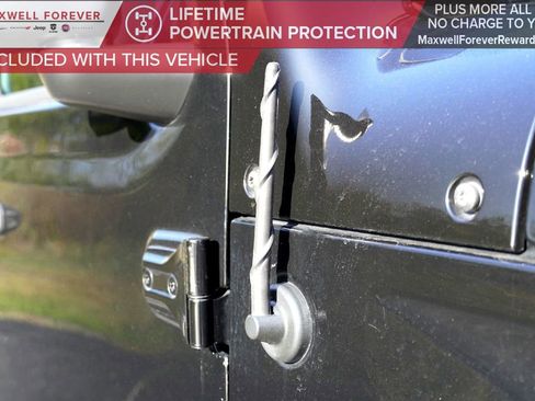 Used 2022 Jeep Gladiator Rubicon w/ Safety Group image 12