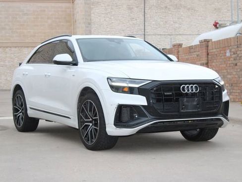 Used 2020 Audi Q8 Premium Plus w/ Premium Plus Package image 2