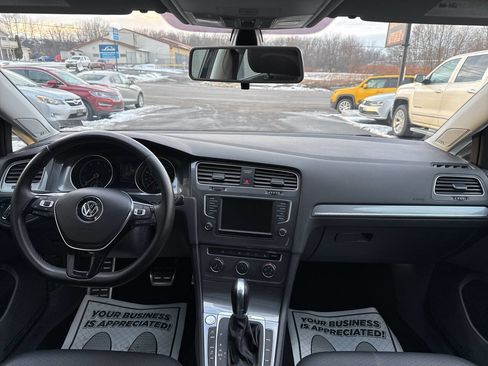 Used 2017 Volkswagen Golf Alltrack SE image 24