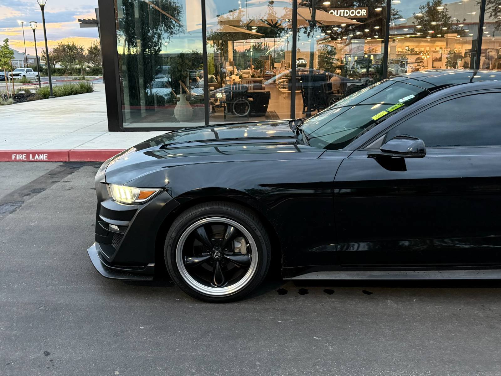 Used 2017 Ford Mustang Premium RWD image 11
