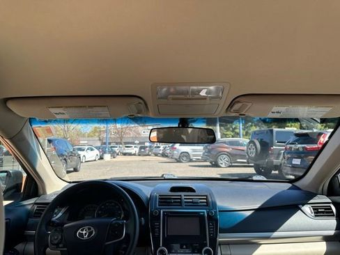Used 2013 Toyota Camry LE FWD image 12