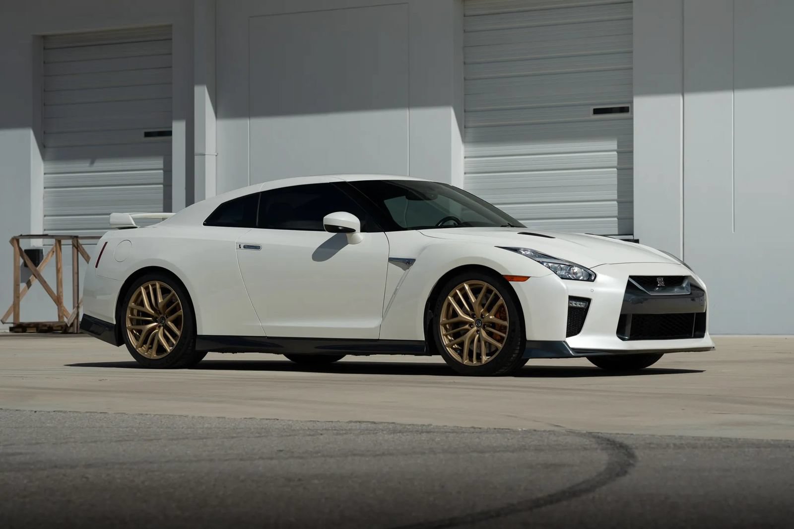 Used 2017 Nissan GT-R Premium w/ Premium Interior Package AWD/4WD image 20