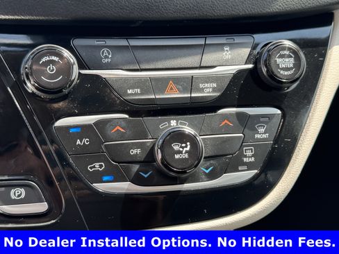 Used 2023 Chrysler Voyager LX FWD image 17