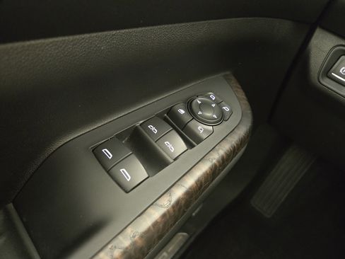 Certified 2023 GMC Acadia Denali w/ Denali Ultimate Package image 28