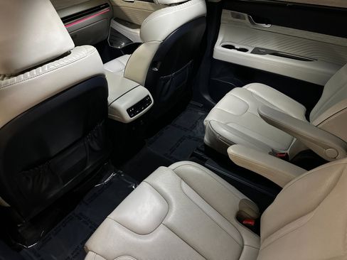 Used 2023 Hyundai Palisade Calligraphy image 11