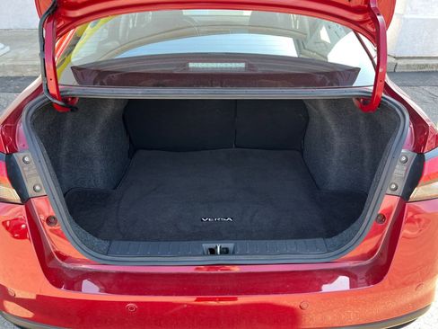 Used 2025 Nissan Versa SV FWD image 27
