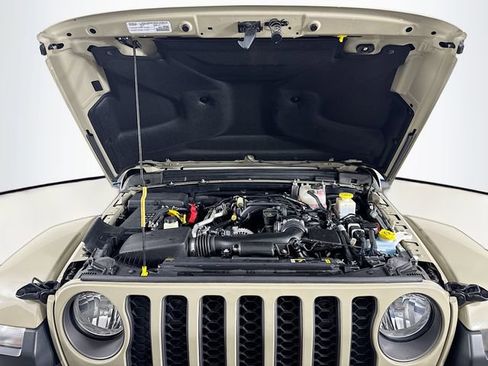 Used 2022 Jeep Gladiator Mojave w/ Cold Weather Group image 32