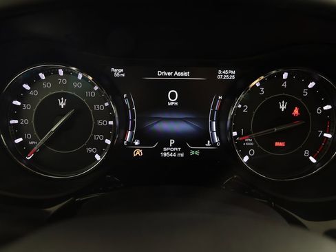 Used 2023 Maserati Quattroporte Modena Q4 image 25