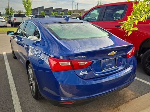 Used 2023 Chevrolet Malibu LT FWD image 2