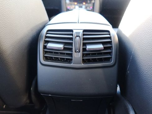 Used 2012 Mercedes-Benz E 350 4MATIC Sedan image 22