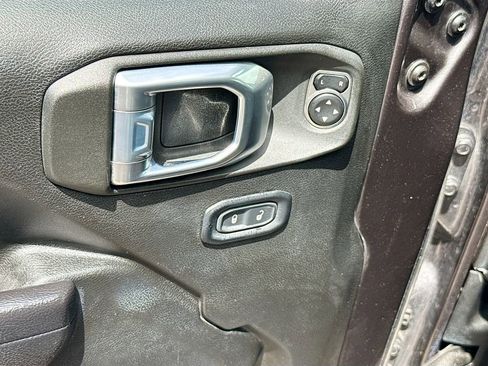 Used 2023 Jeep Wrangler Unlimited Rubicon AWD/4WD image 19