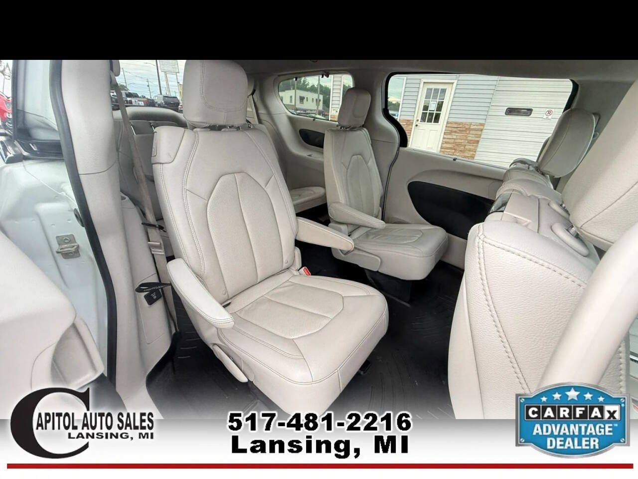 Used 2018 Chrysler Pacifica Touring-L Plus w/ Tire & Wheel Group FWD image 18