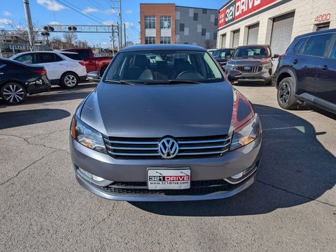 Used 2015 Volkswagen Passat 1.8T Limited Edition image 3