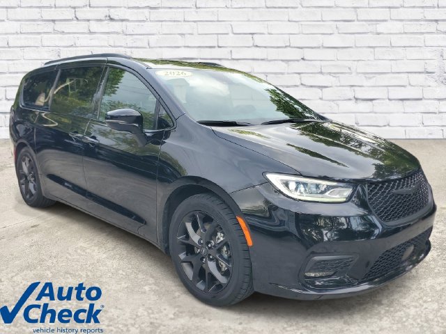 Used 2026 Chrysler Pacifica Limited w/ S Appearance Package FWD image 5