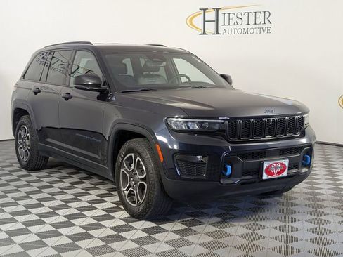 Used 2024 Jeep Grand Cherokee Trailhawk AWD/4WD image 2