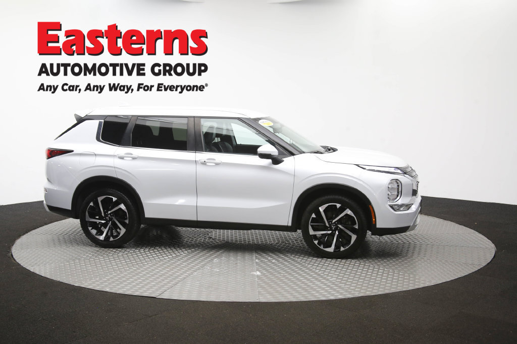Used 2024 Mitsubishi Outlander SE FWD image 44