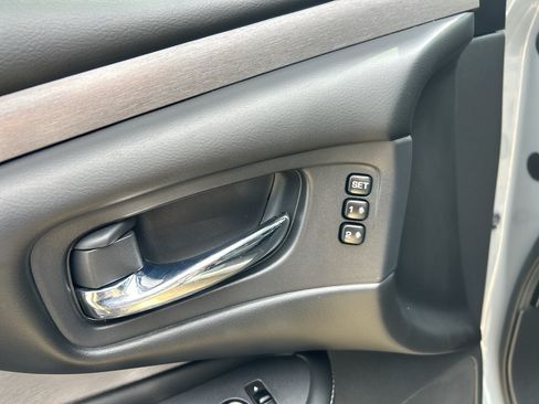 Used 2021 Nissan Murano SL w/ SL Moonroof Package FWD image 24