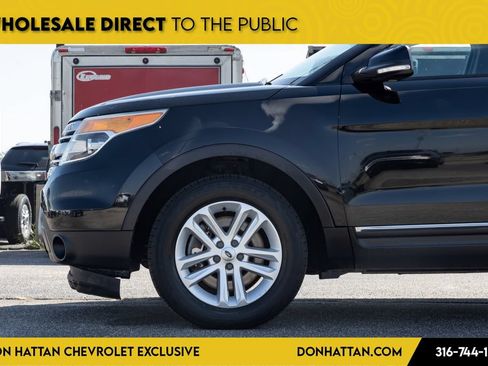 Used 2014 Ford Explorer XLT w/ Equipment Group 202A AWD/4WD image 26