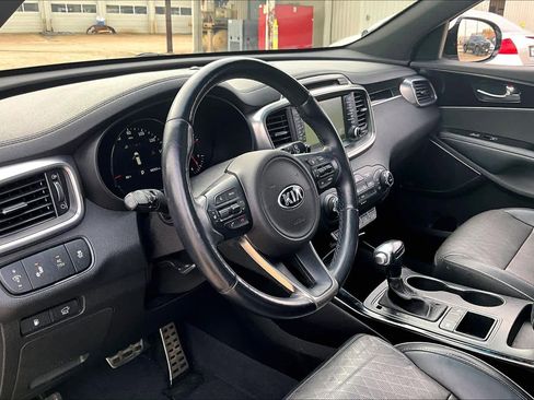 Used 2016 Kia Sorento SX image 16