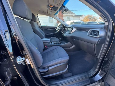 Used 2018 Kia Sorento LX Sport Utility 4D image 31