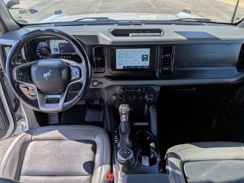 Used 2022 Ford Bronco Black Diamond image 29