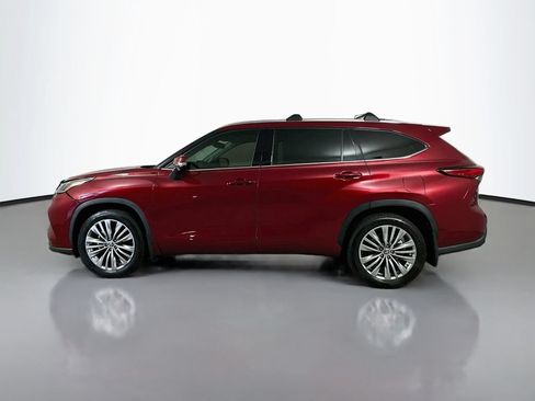 Used 2022 Toyota Highlander Platinum FWD image 4